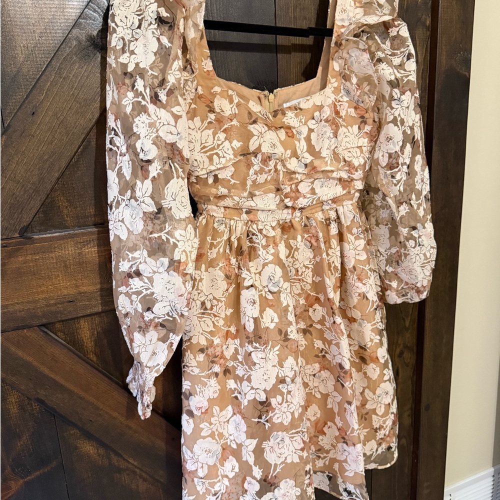 En Saison Tan and Cream Floral Jacquard Dress